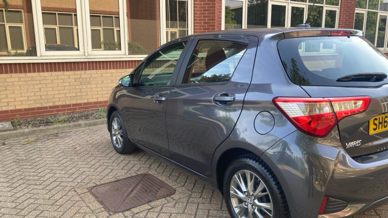 Toyota Yaris 1.5 VVT-i Icon Tech 5dr Petrol Hatchback